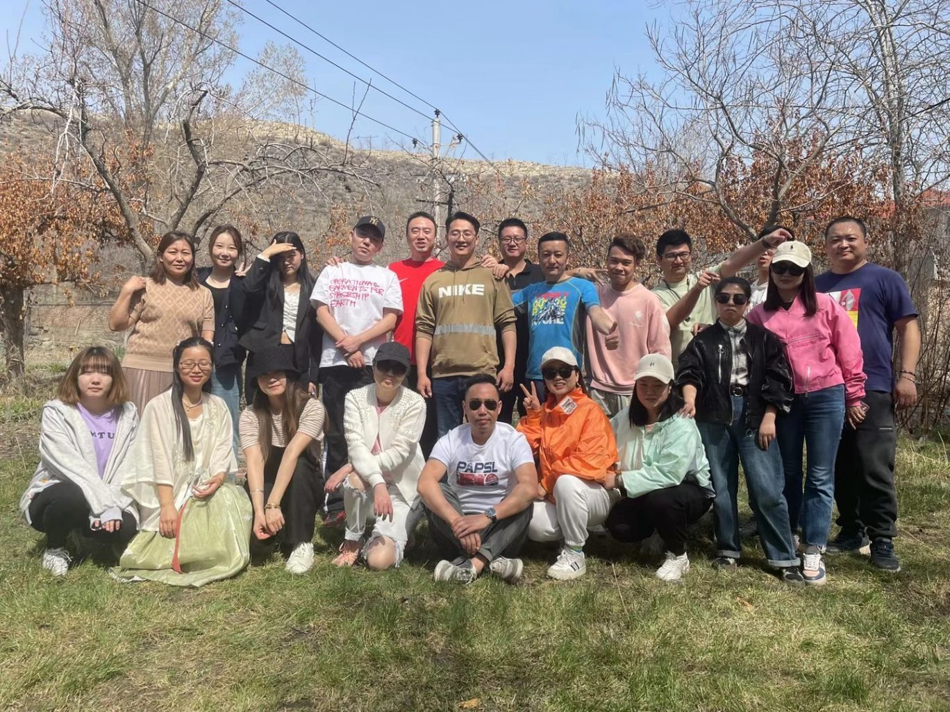 爱旅途团队果园团建